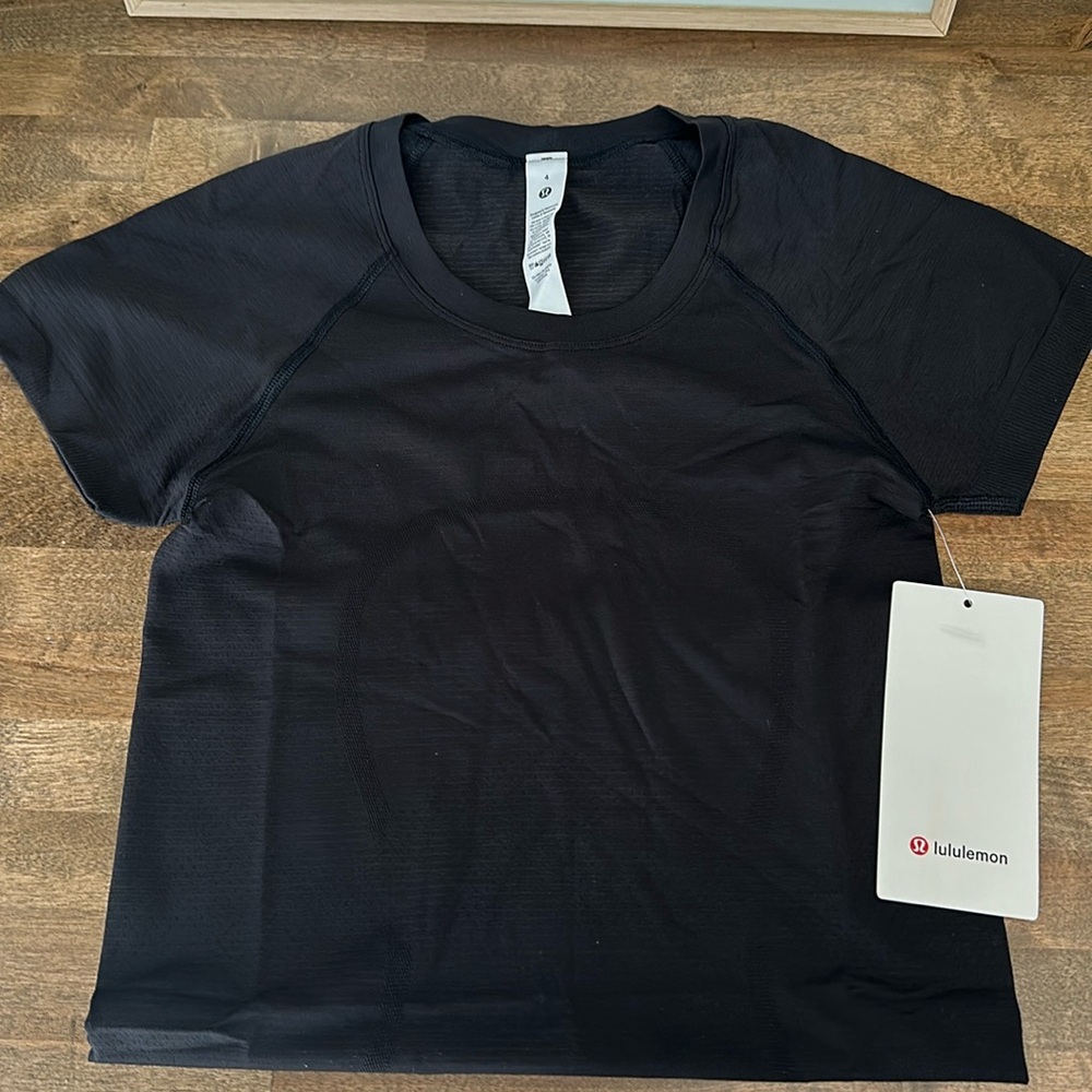 NWT Lululemon Swiftly Tech Short Sleeve 2.0 Black
